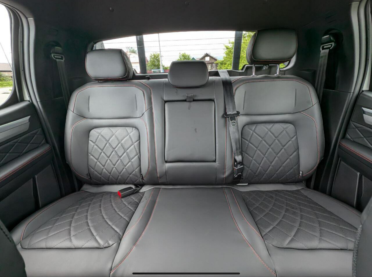 Комфортный задний ряд сидений 