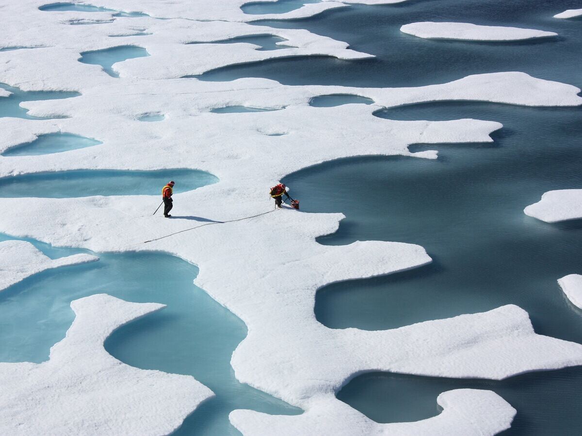    !Таяние льда в Арктике. 12 июля 2011© Фото : NASA Goddard Space Flight Center