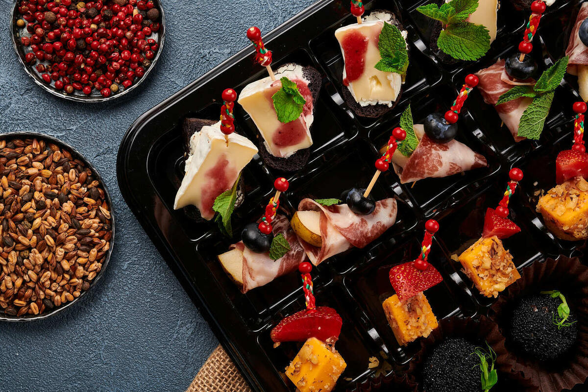 Ассорти канапе №4 от Family Catering за 2 950 ₽