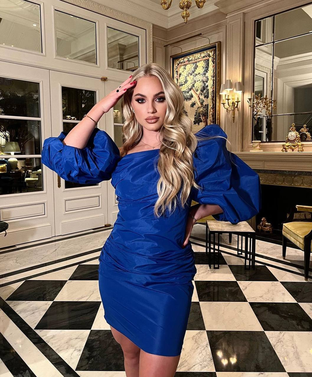 Daha çox şəkillərə baxmaq üçün sağa sürüşdürün