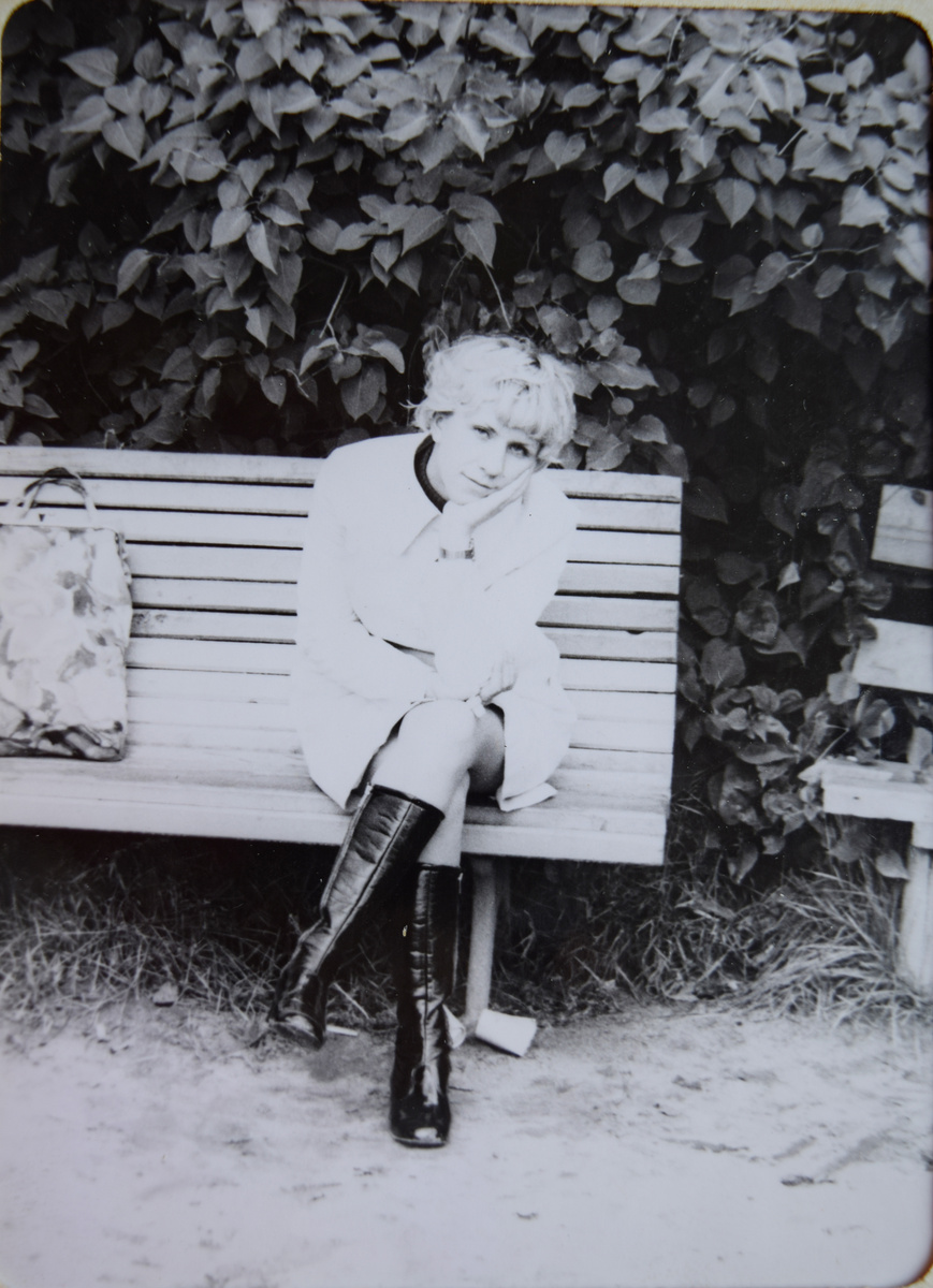 Моя мама. г. Ленинград, 1974 год.