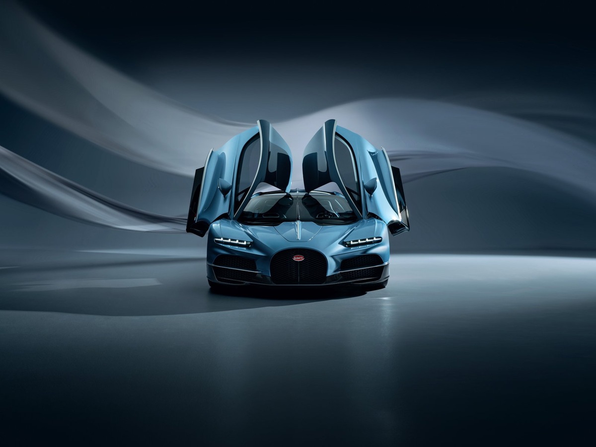 В отличие от предыдущих моделей, которые оснащались двигателем W16 с четырьмя турбокомпрессорами, Bugatti Tourbillon получил атмосферный V16 объемом 8,3 л и три электромотора, которые дают...-2
