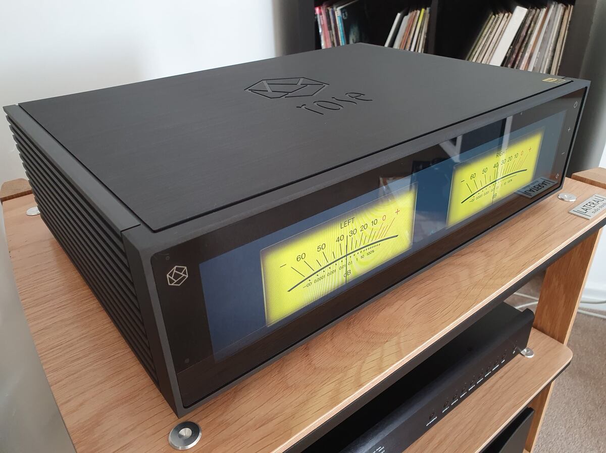 южнокорейский стример Rose RS150B