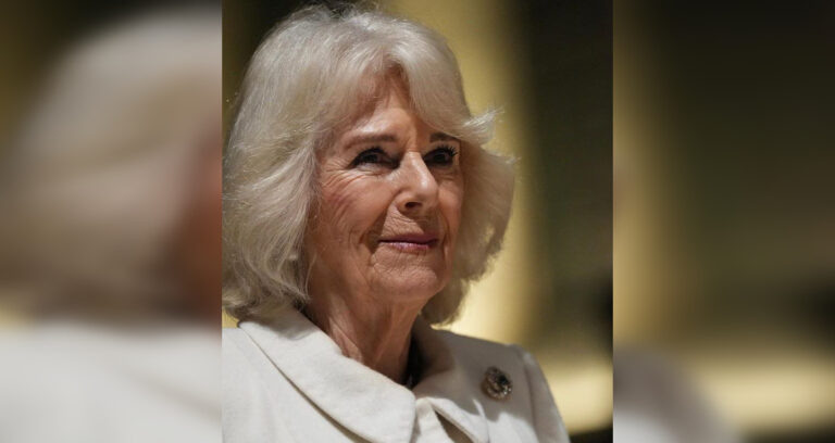    Фото: @theyroyalfamily Анфиса Слепцова