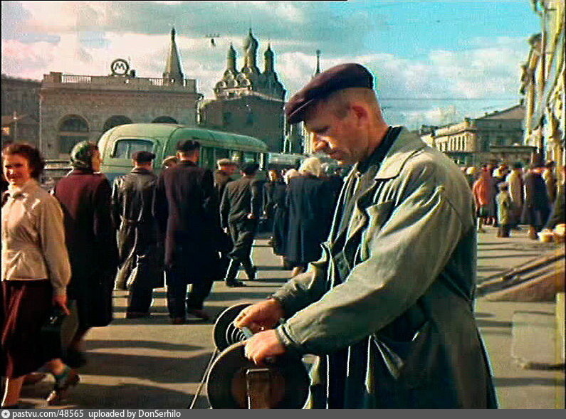 Московский точильщик, 1950 - 1959 г. Источник: Фильм "Цвет жизни. Начало".