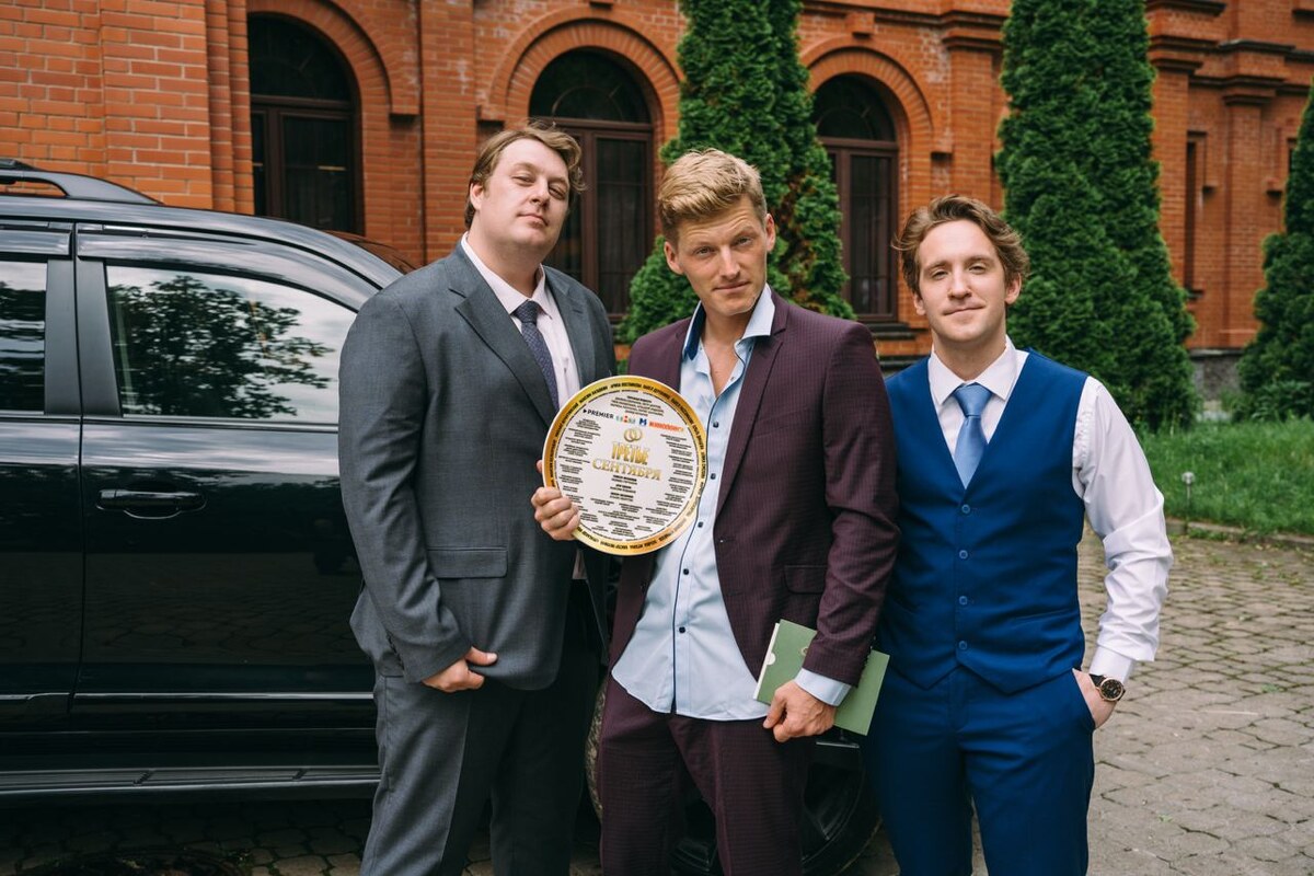 Фото со съёмок.