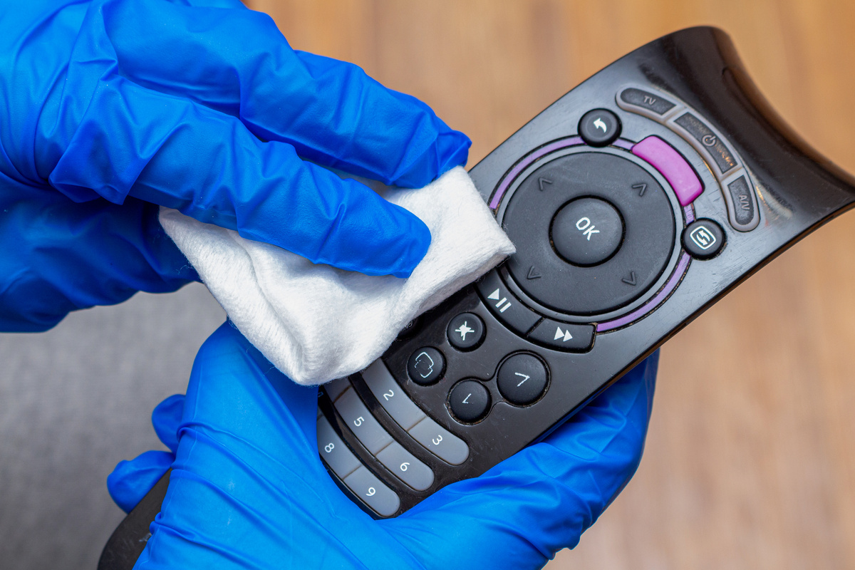     Что делать, если резина стала липкой: 7 простых способов восстановить покрытие