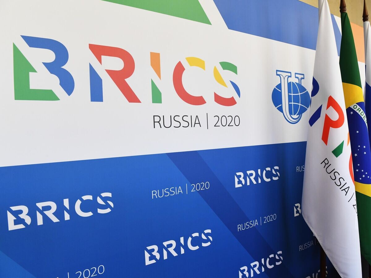    Баннер с символикой БРИКС© Фотохост-агентство brics-russia2020.ru