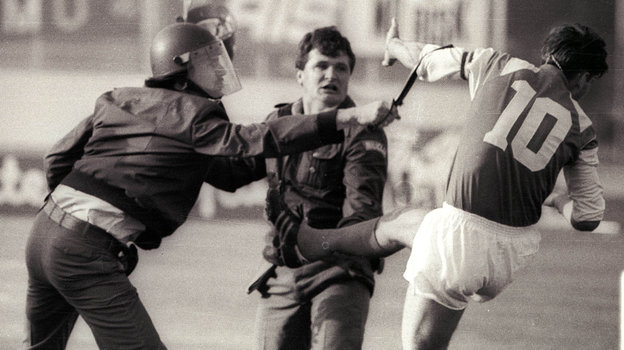 Беспорядки во время матча между загребским «Динамо» и «Црвеной Звездой». Фото Ренато Бранджолица