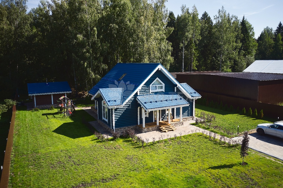 Листайте галерею - фасад дома Сосновый бор
