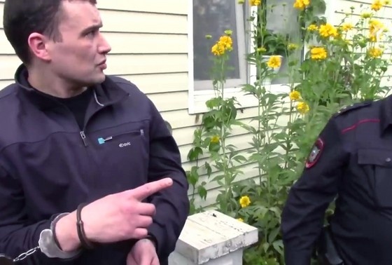    Член банды «Тверские волки» Александр Агеев (слева)