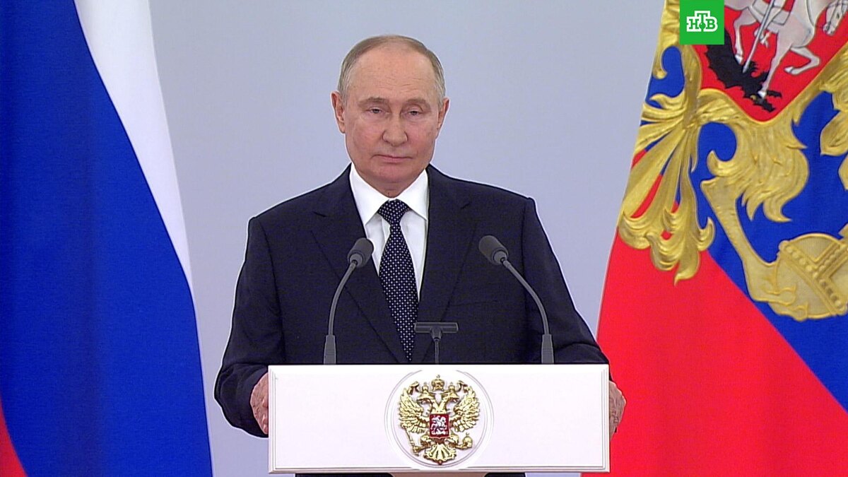    Путин пообещал наращивать поставки БПЛА и техники в зону СВО