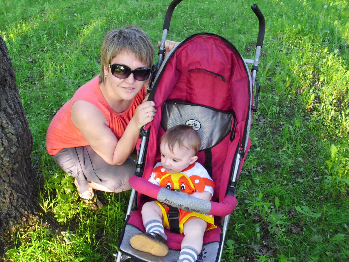 ВТОРОЙ ребёнок в семье, мне 28 лет, я всеуспевающая мама