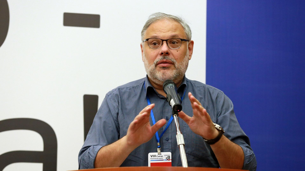 Михаил Хазин