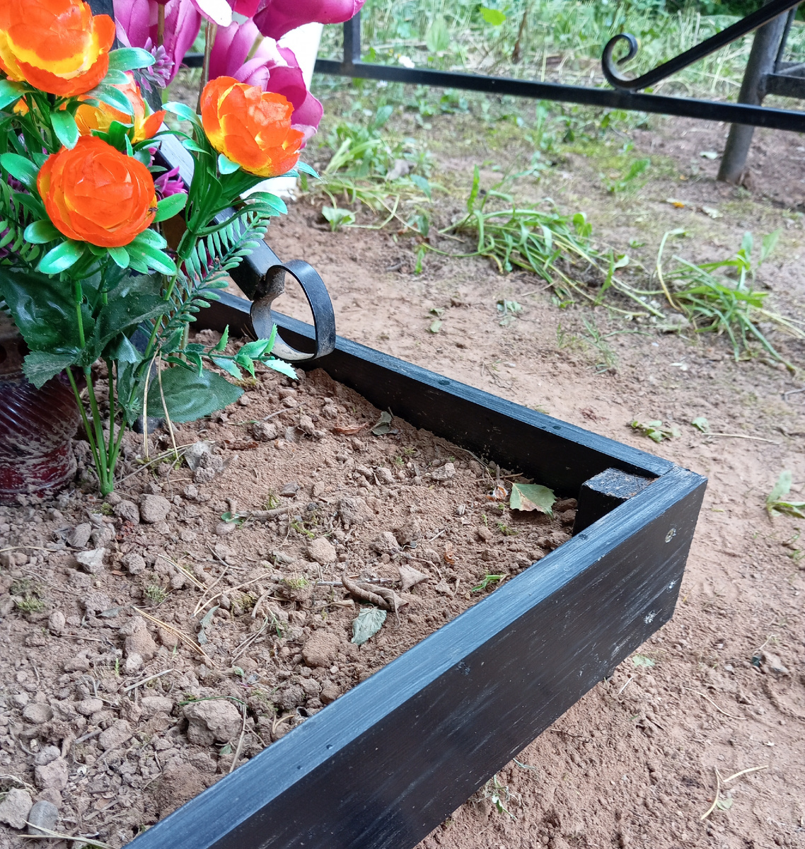 Уголок фото. Потом закрашу саморезы. Дождик не дал. 