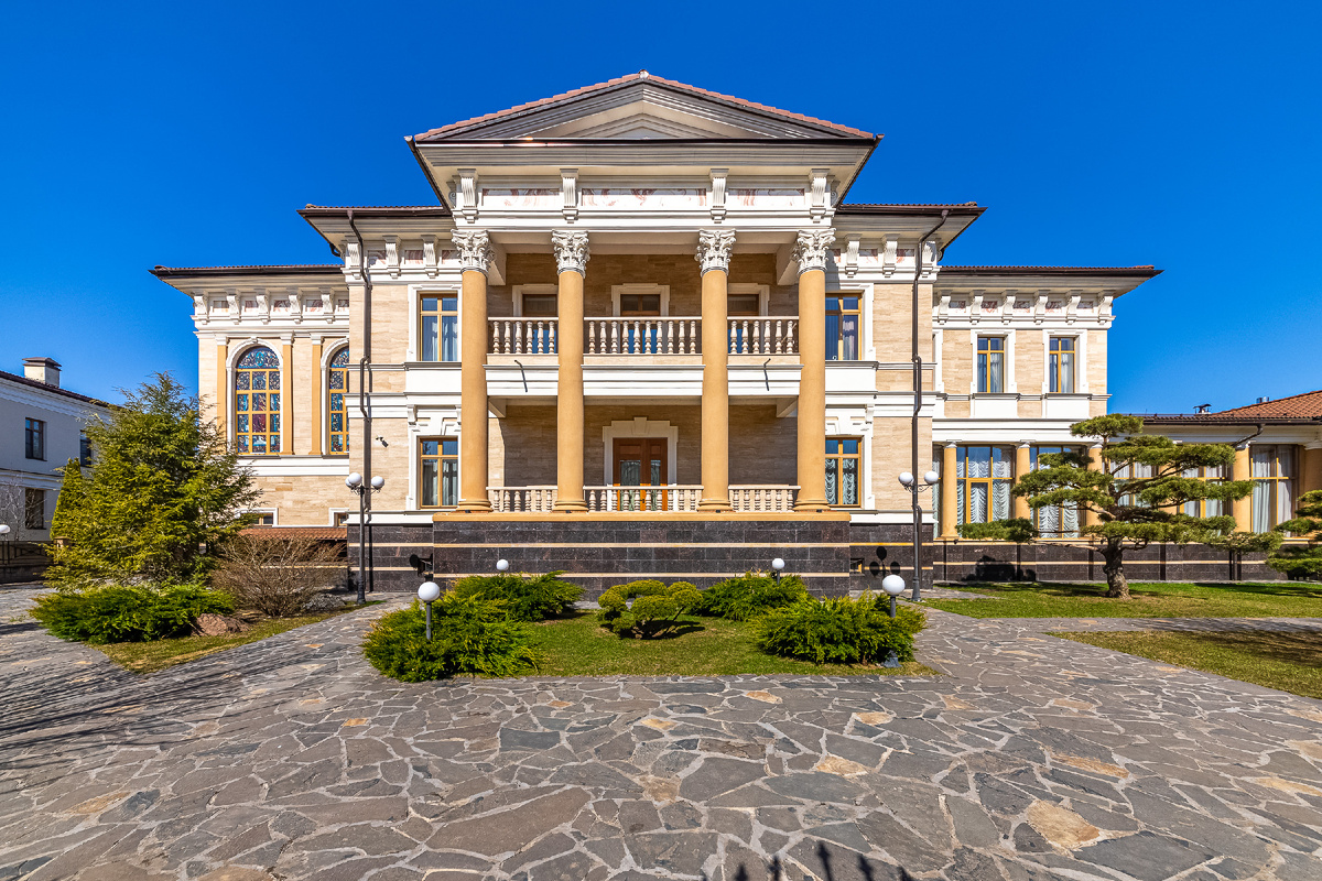 Вид на дом в поселке Резиденция Монолит