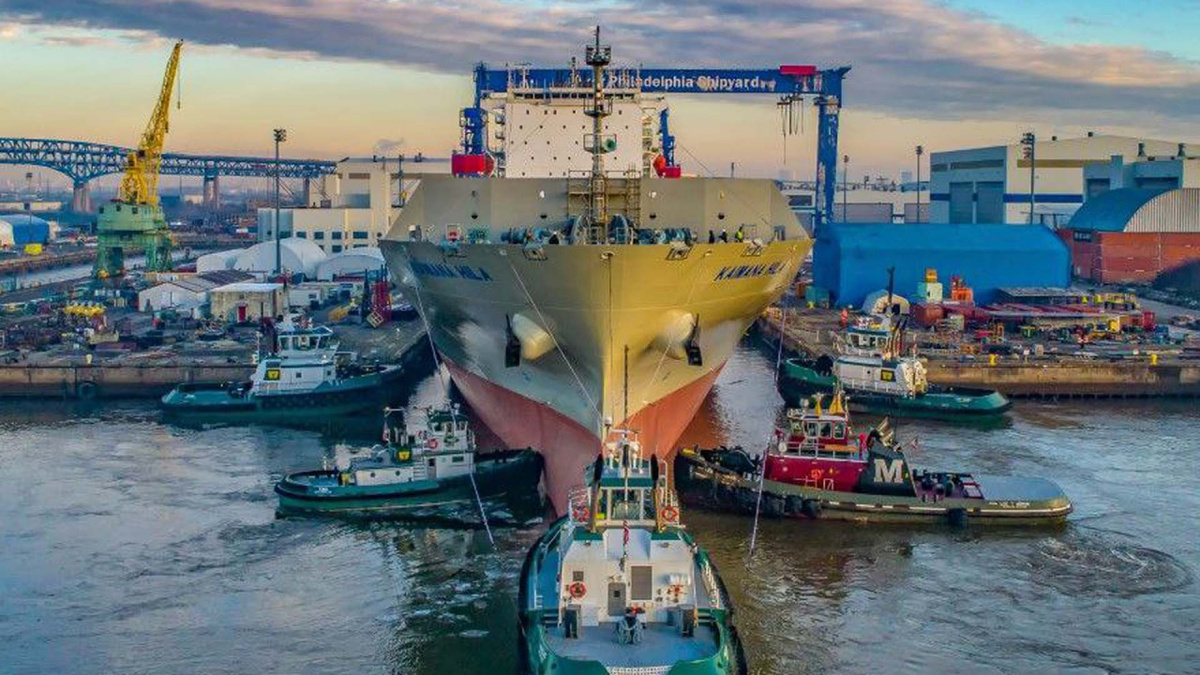 Верфь  Philly Shipyard, ранее известная как Aker Philadelphia Shipyard, — это  коммерческое судостроительное предприятие, расположенное на участке  бывшей военно-морской верфи в Филадельфии, штат Пенсильвания (Hanwha  Group)