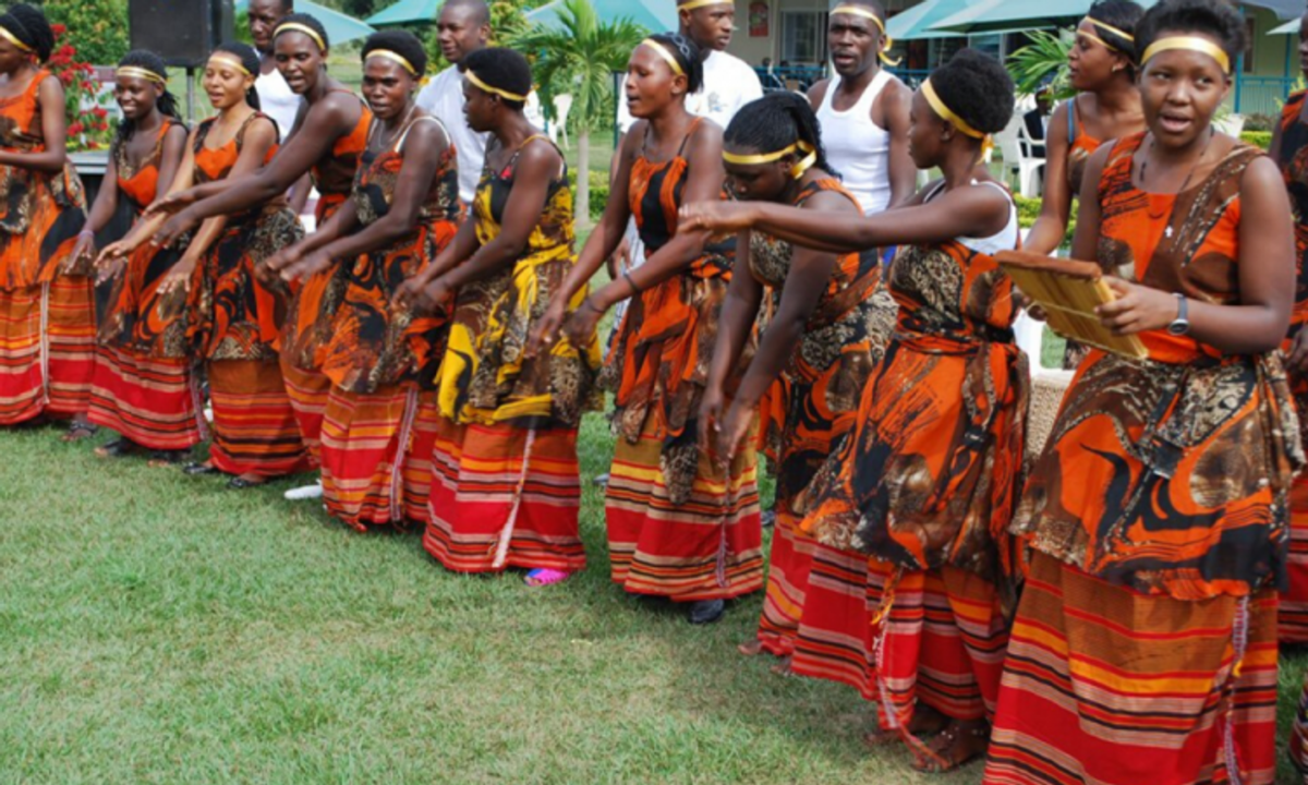 Фото: https://www.gorillatrekkingtoursandsafaris.com/tribes-in-uganda/