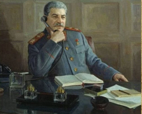 Сталин у телефона