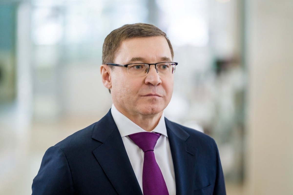    Владимир Якушев напомнил жителям УрФО о Дне памяти и скорби