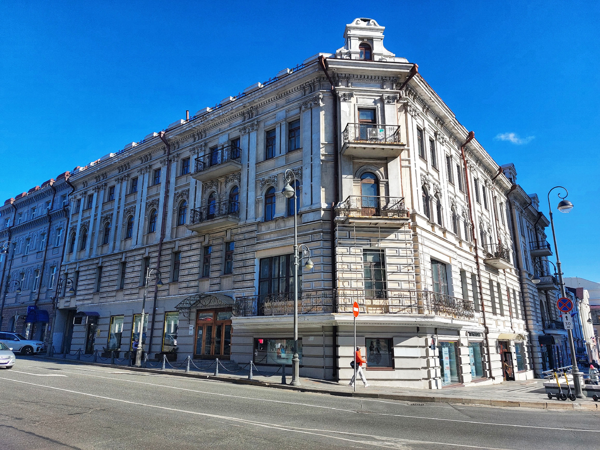 Светланская, 13