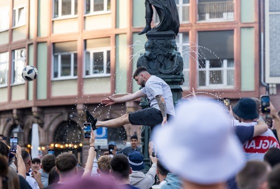    Болельщики сборной Англии на шестой день Евро-2024