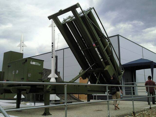 Армения проявляет особый интерес к зенитно-ракетному комплексу «Barak 8», который является совместным проектом Индии и Израиля и также известен как система LR-SAM или MR-SAM.