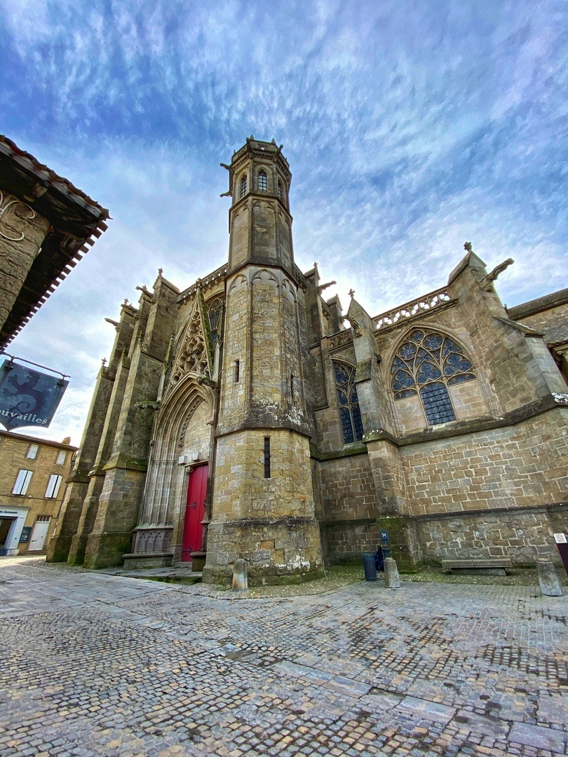 Базилика Святых Назария и Цельсия.