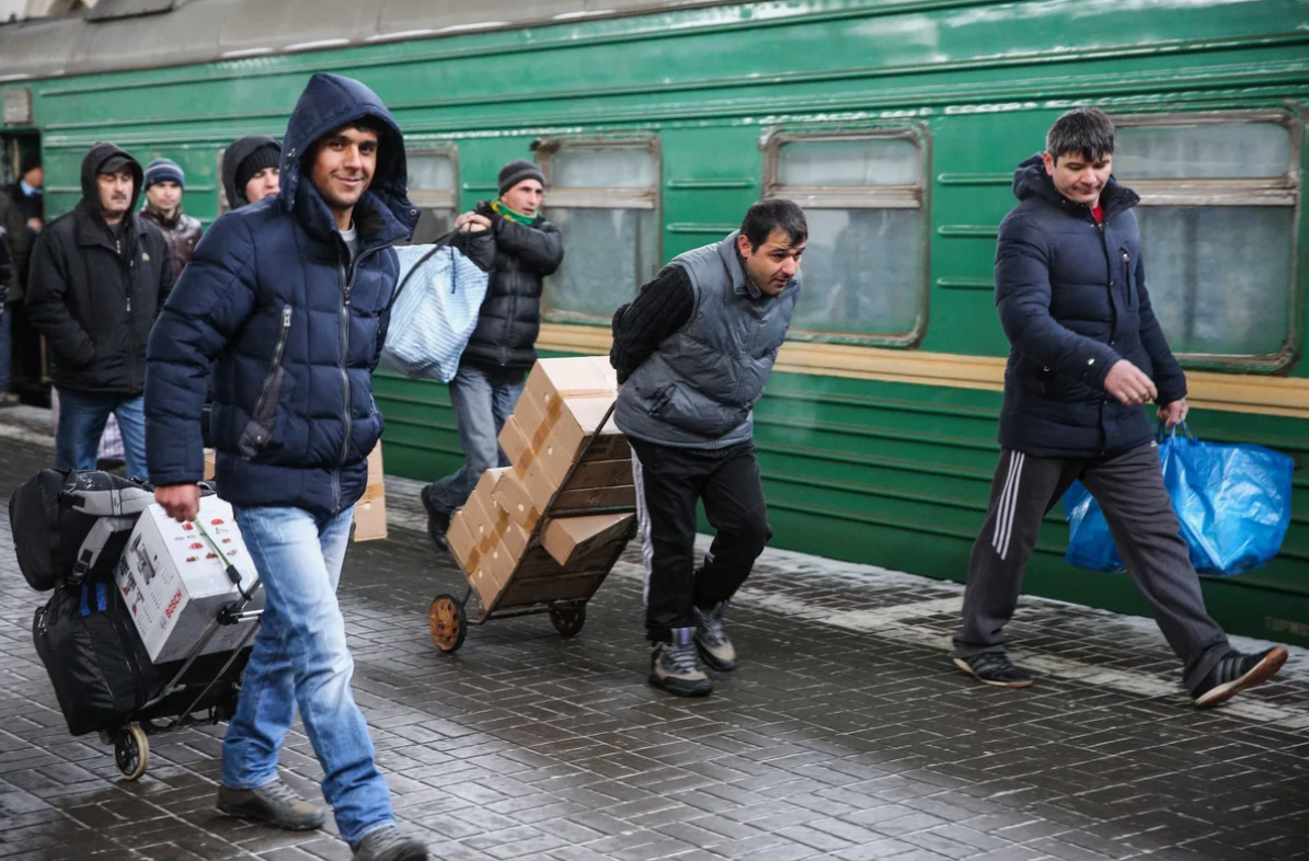 По законам военного времени»: что предприняла Госдума для спасения России  от мигрантов? | Yur-gazeta.Ru | Дзен