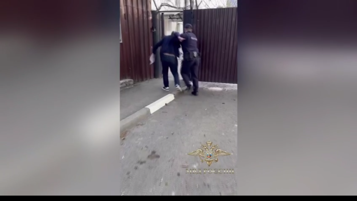 Ну, как говорится, не прошло и года. Дикие танцы «джигитов» на дорогах вновь закончились полицейским участком. На этот раз пляски произошли в Москве.