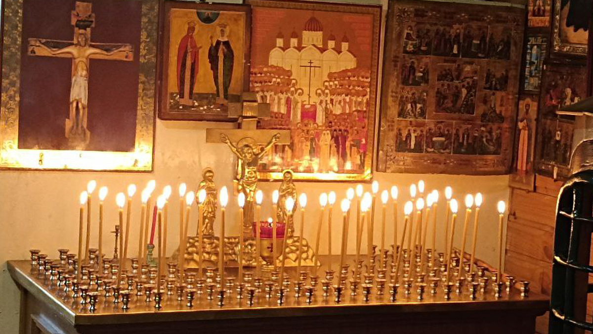 Только милостыней можно вымолить. Милостыня творит чудеса. Господь помогает тому, кто молится и никого не судит. Если будешь судить твоя милостыня и молитва будут пустые.