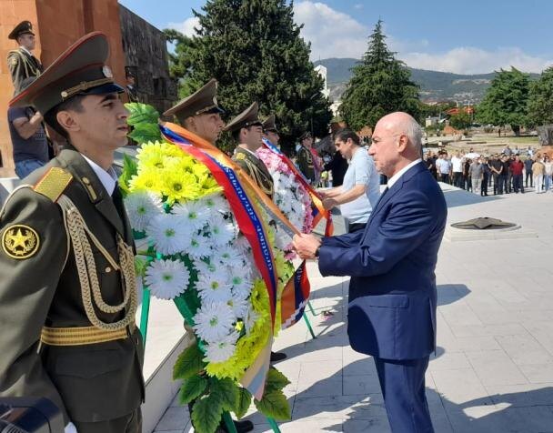 Аркадий Гукасян, второй президент Нагорно-Карабахской Республики (Республики Арцах) встречает свой день рождения в застенках бакинского нацистского режима. А. А. Гукасяну сегодня исполняется 67 лет.