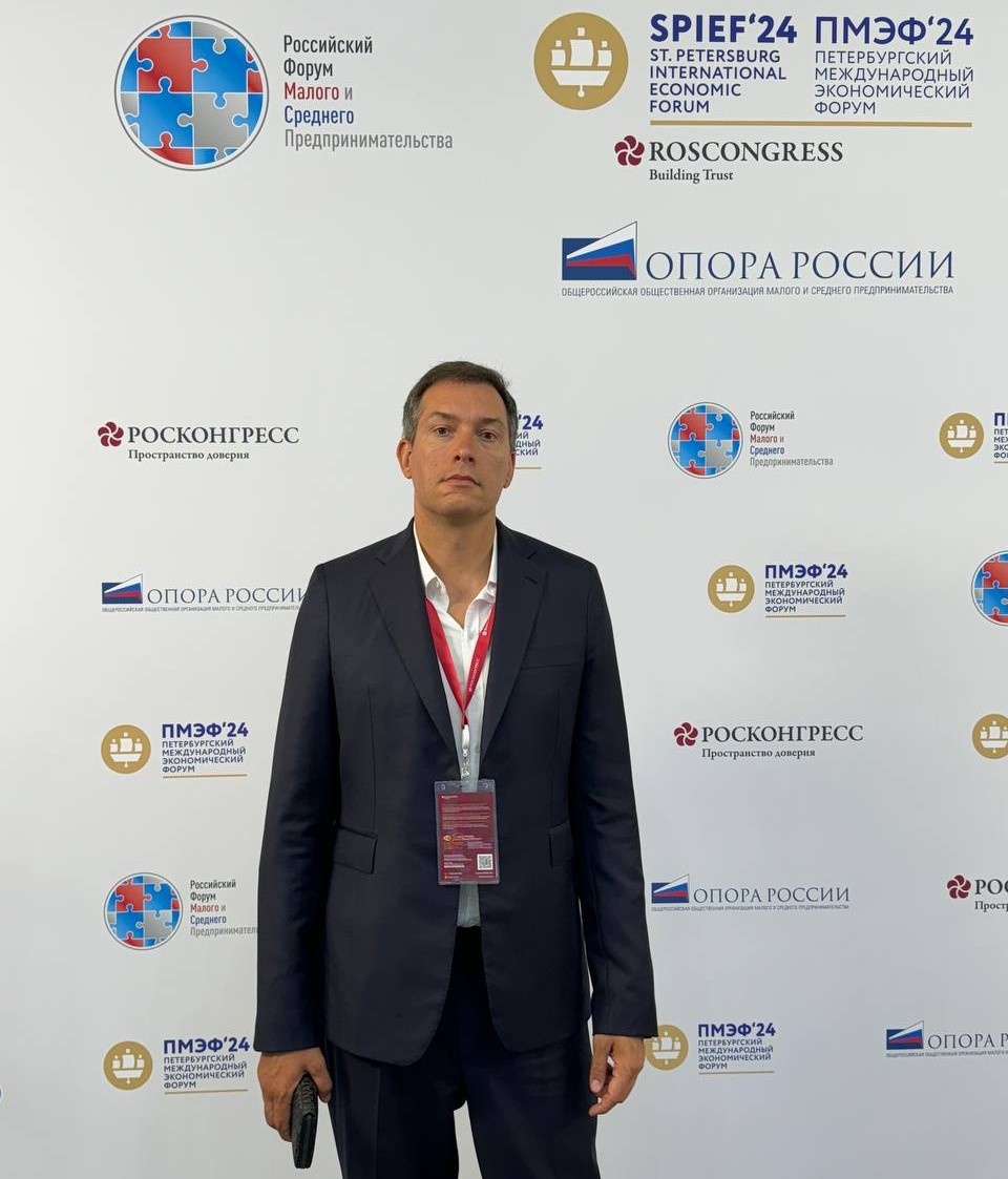 Сейчас я уже принимаю участие в значимых для российского e-commerce мероприятиях и вхожу в состав рабочей группы по маркетплейсам при Госдуме РФ.