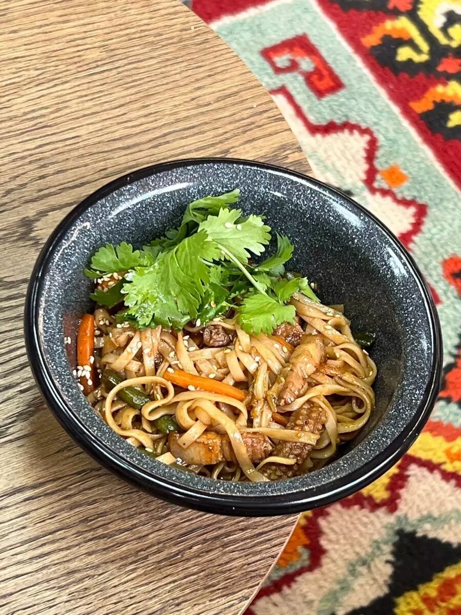     Источник: hitro | гастрономический стрит-фуд