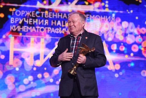    Актер Юрий Кузнецов, победивший в номинации «Лучшая мужская роль второго плана» («Человек, который удивил всех»)
