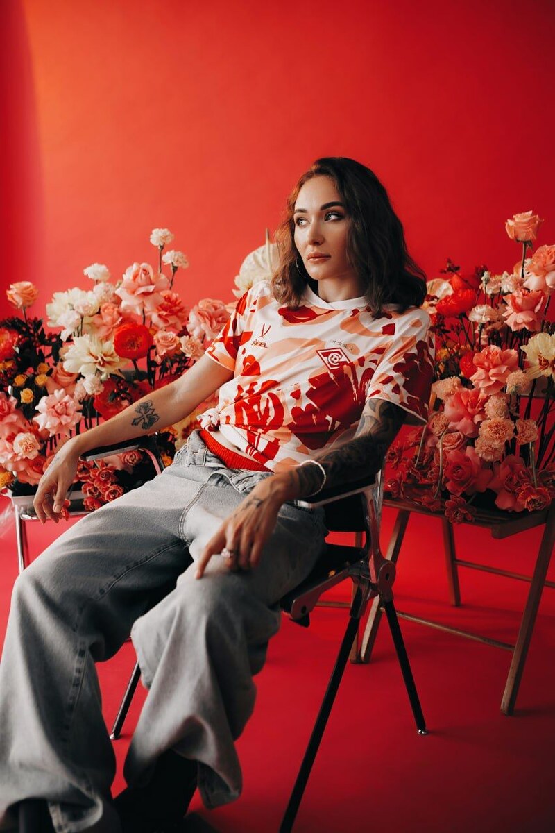 "Спартак" представил новую форму - пока для женской команды. фото ФК "СПАРТАК" 