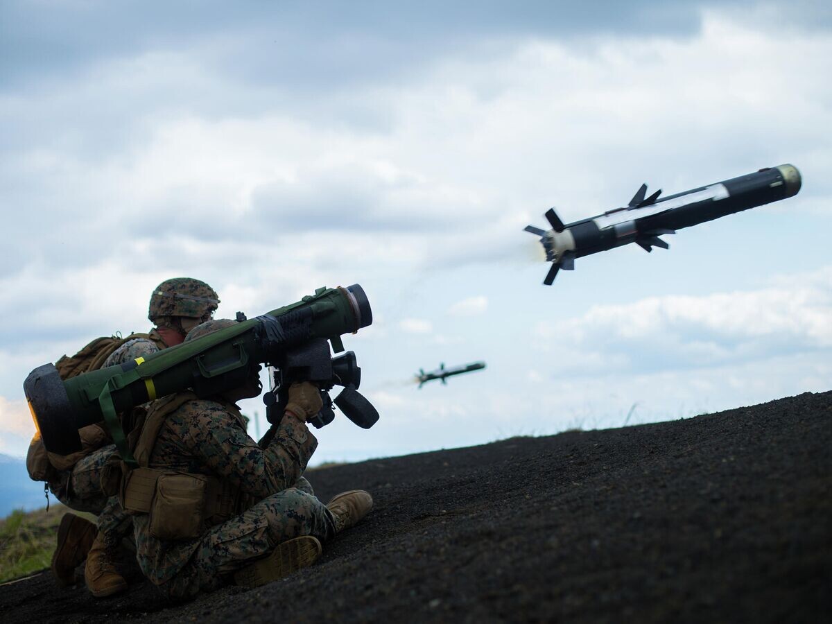    Американские военные производят выстрел ПТРК Javelin во время учений© Фото : U.S. Marine Corps / Lance Cpl. Jonathan Willcox