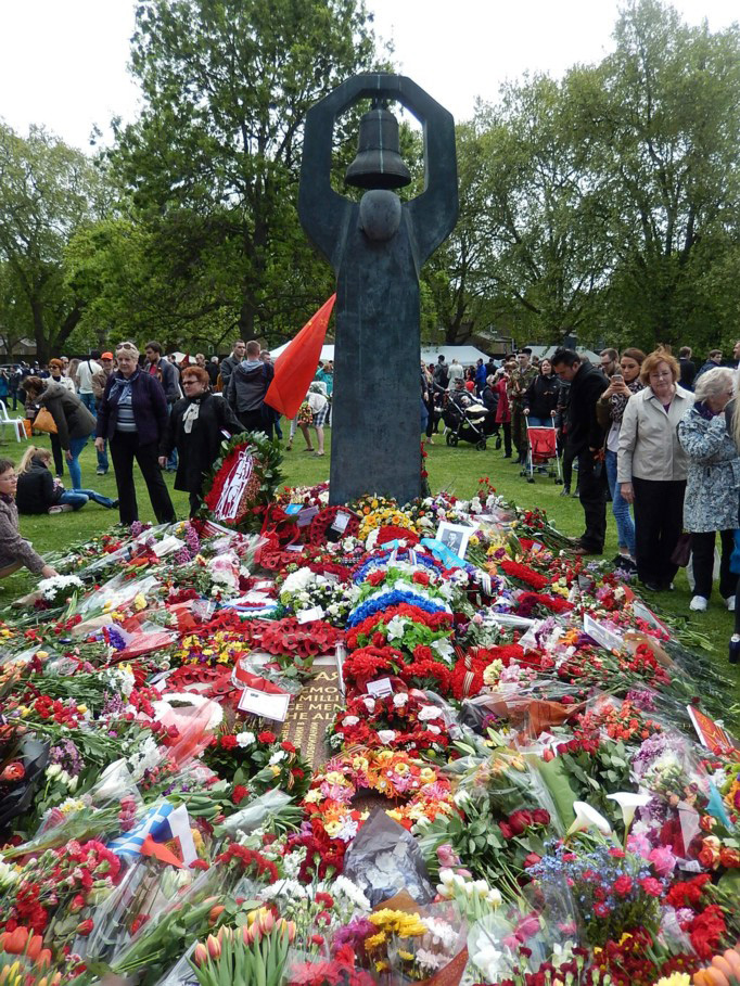Памятник  в Лондоне 27 миллионам советских граждан, погибших в годы Второй Мировой войны. Фото в открытом доступе.