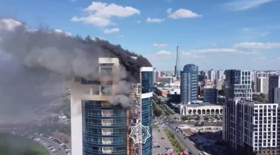    Пожар в Астане. Источник: кадр видео, t.me/qr_tjm
