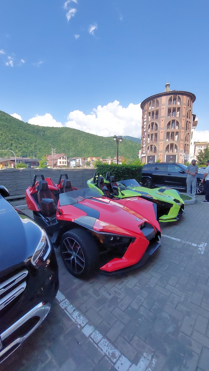 Кроме планов погашать долги, у нашей семьи ещё много направлений, куда нужны деньги, например, фото с бизнес-семинара в Красной Поляне, куда я ездила, а скоро ещё на море. Планов огромное количество, и на все нужны средства. Фото автора 