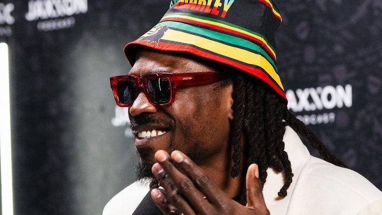    Джейсон Джексон. Соцсети