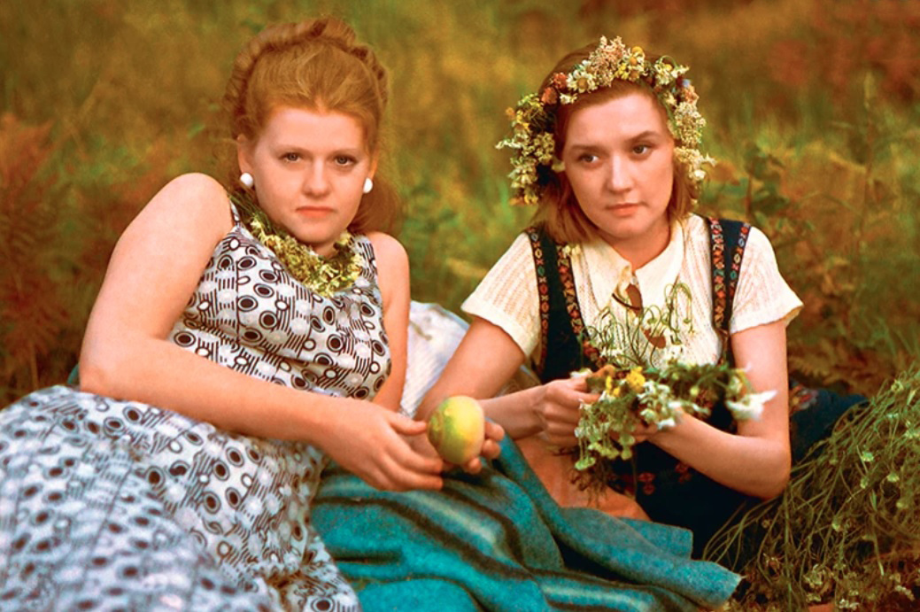 Вера Алентова с Ириной Муравьёвой в фильме «Москва слезам не верит», 1979