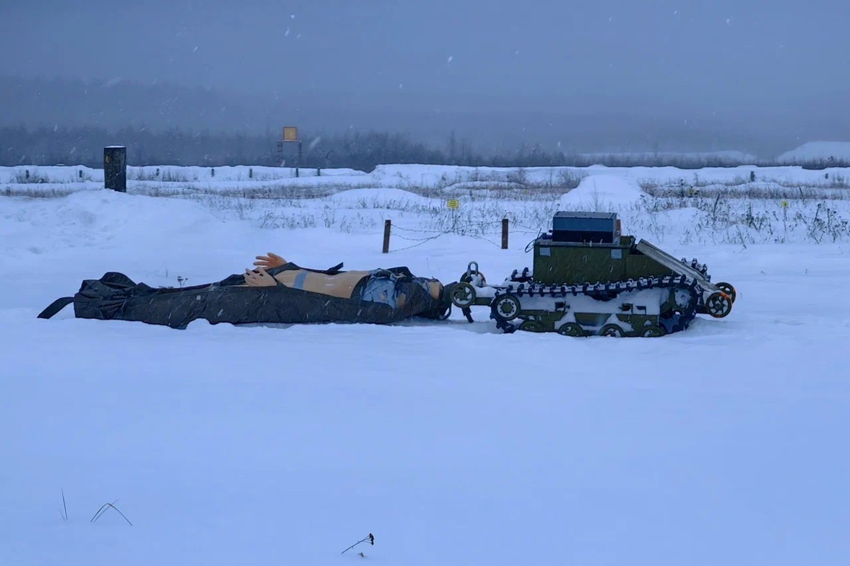     БРГ-1 с устройством для подавления дронов во время испытаний по перевозке раненых / НПП «Герань»