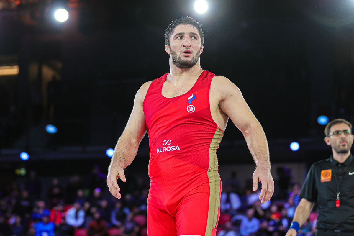 United World Wrestling / Kadir C 