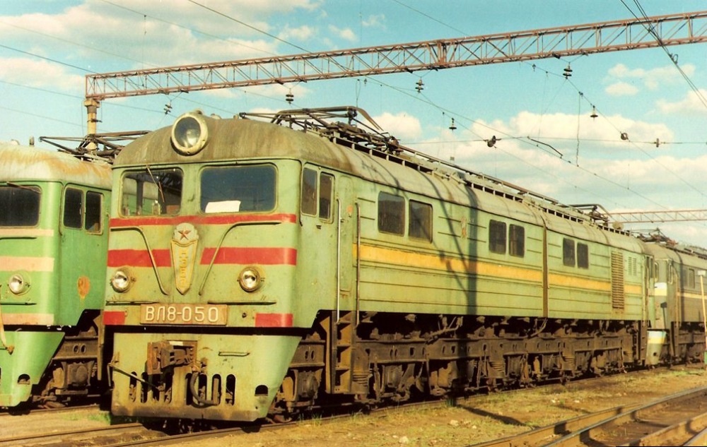 ВЛ8-050 в Красном Лимане. Автор Вячеслав. Паровоз ИС.