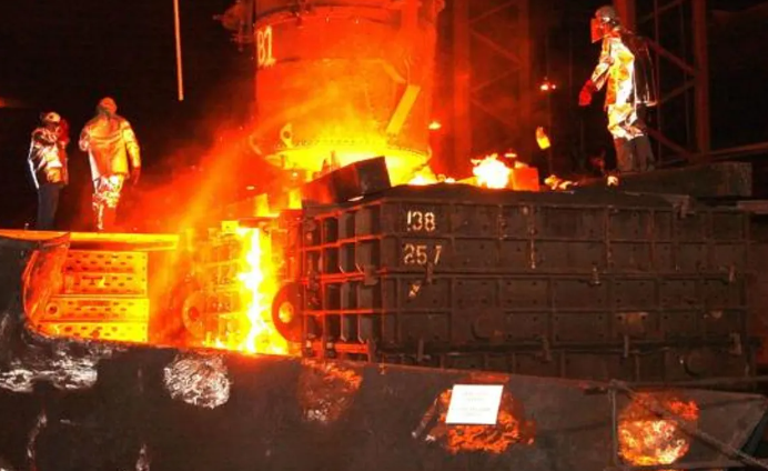 Минус "заводы и пароходы". Плюс - уголовное дело. 