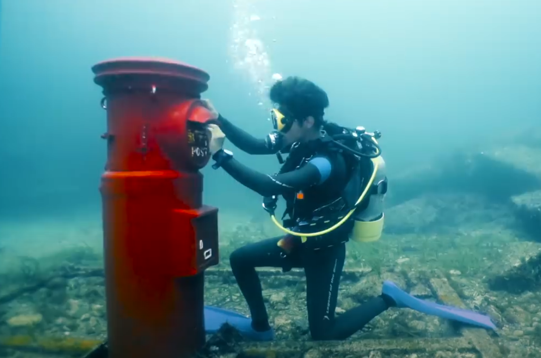 Преклони колено перед Непотопляемым!