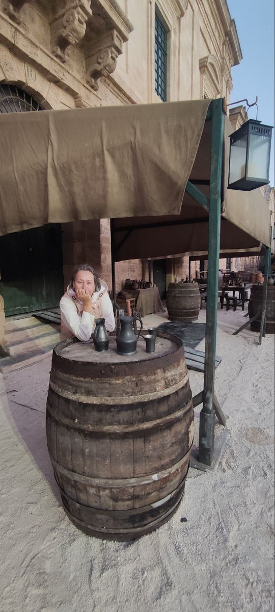 Это я ещё в ноябре 2023 года в декорациях фильма, ряд сцен которого снимался в Биргу