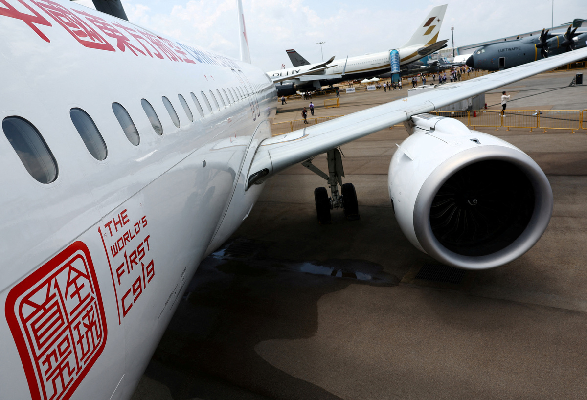 Comac C919 на Сингапурском авиашоу в выставочном центре Changi в Сингапуре 21 февраля 2024 года. Фото: REUTERS