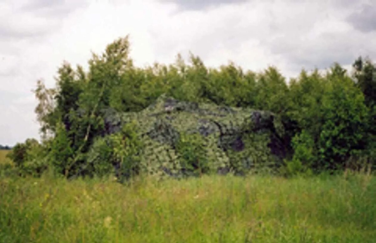 Замаскированный объект. Замаскированный объект. Мкт-2п маскировочный комплект. Маскировочная сетка на местности. Маскировочная сеть мкт-2п (стандарт) 3*6м.